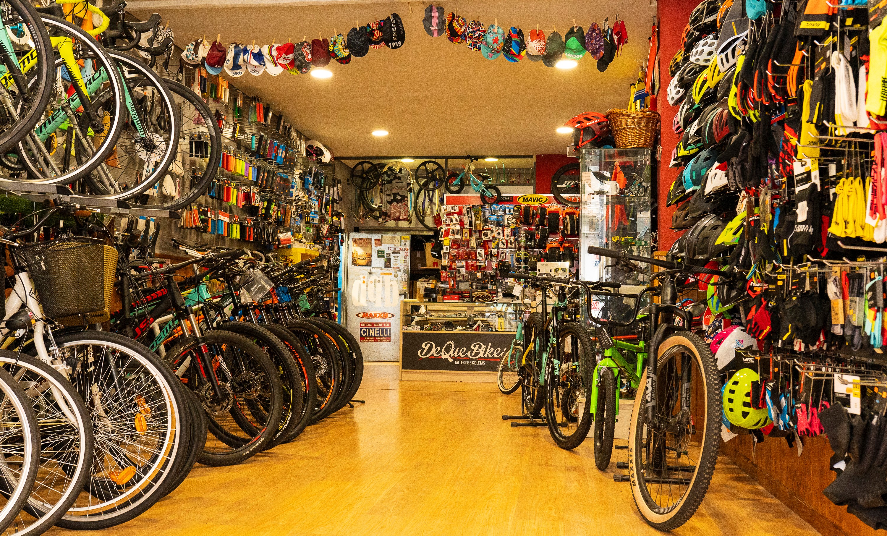 Que Bikes Taller bicicletas valencia